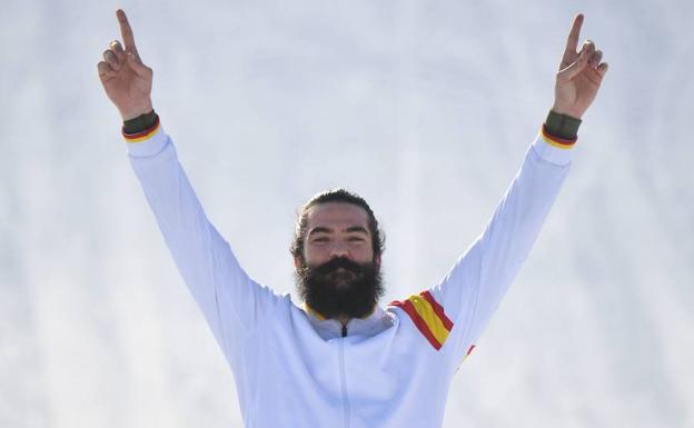 Regino Hernández, tras lograr su medalla en Pyeongchang. 