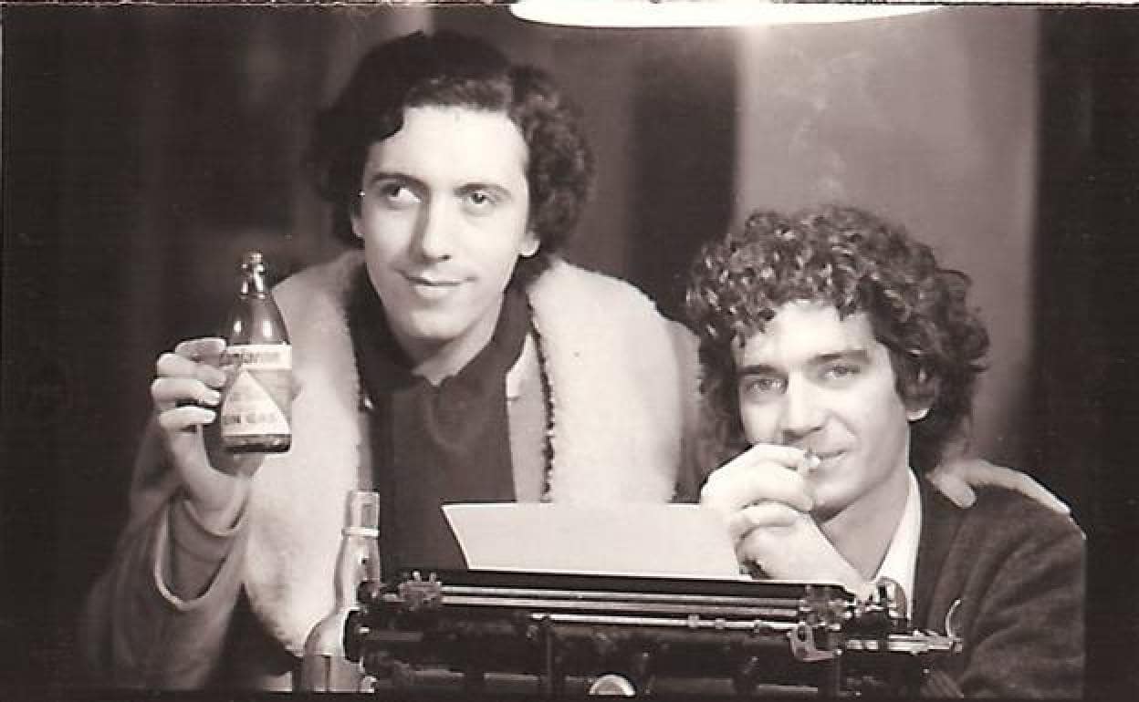 Fernando Trueba y Óscar Ladoire en el rodaje de 'Ópera Prima' (1980).