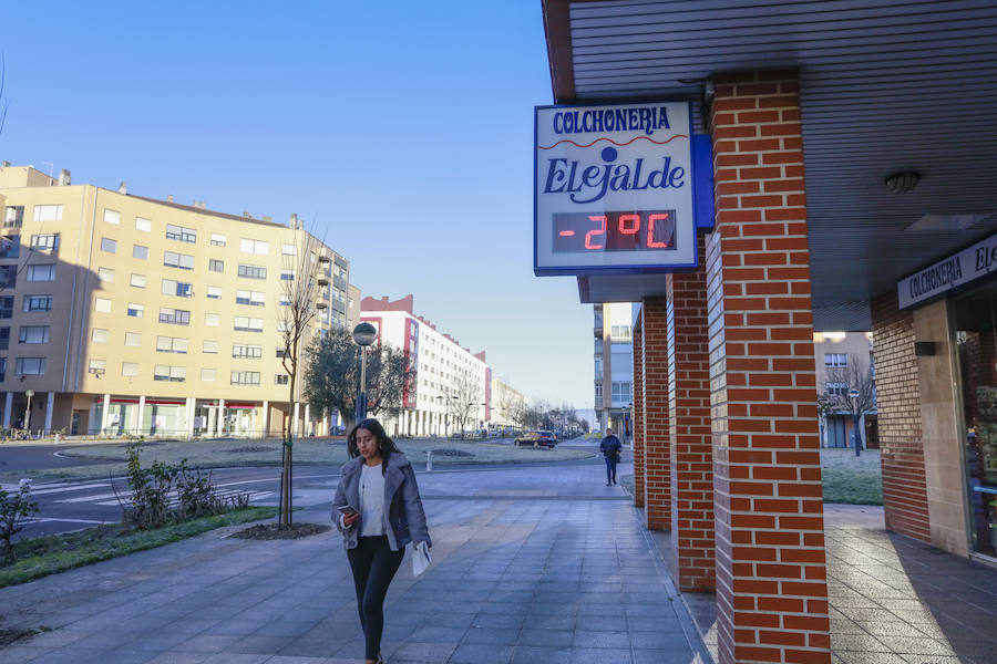 Los termómetros han marcado este viernes -8,5º en Ozaeta; -8,0º en Pagoeta y -7,2º en Abetxuko. La alerta por heladas y temperaturas mínimas se mantiene el fin de semana