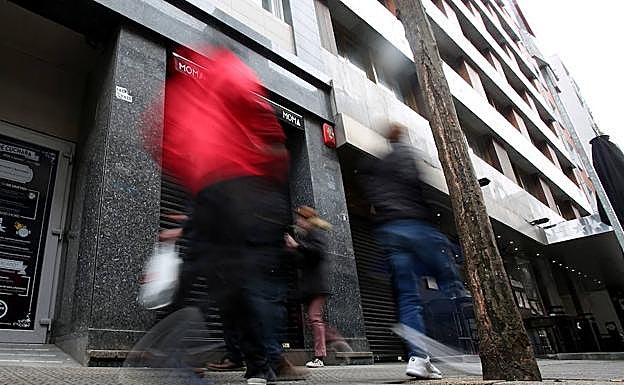 Exterior de la discoteca Moma.