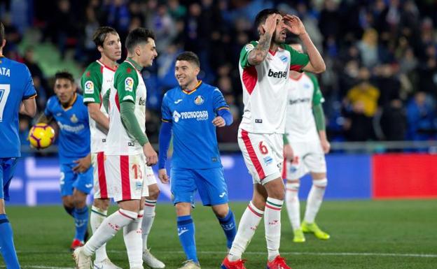 Vídeos de goles y resumen del Getafe - Alavés | Liga 2019