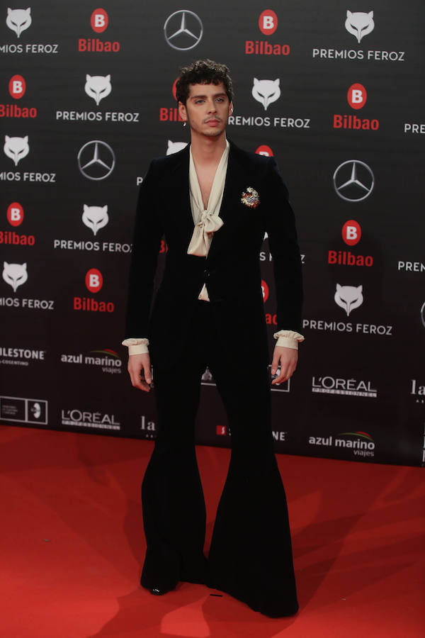 El actor Eduardo Casanova con un arriesgado look. 