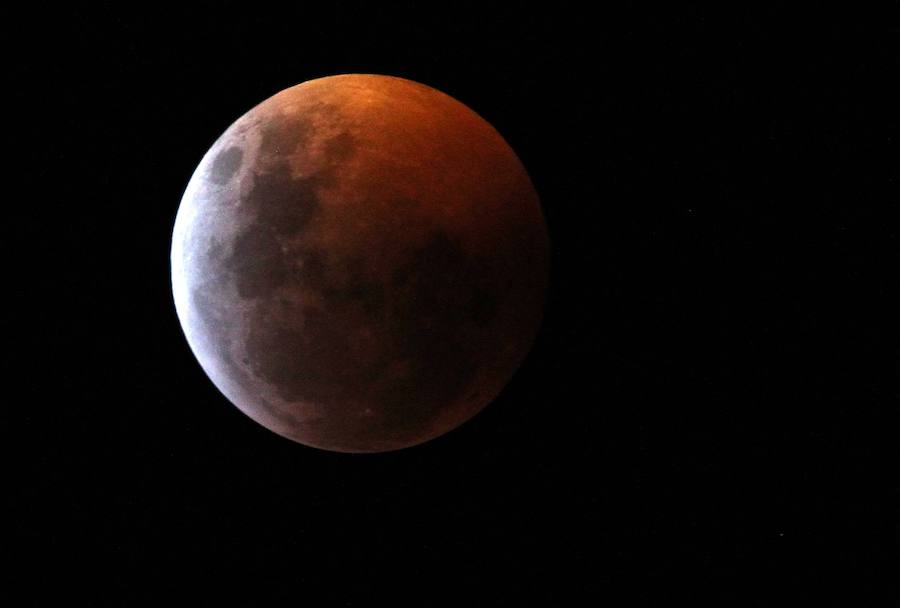 La luna, desde la ciudad colombiana de Cali.