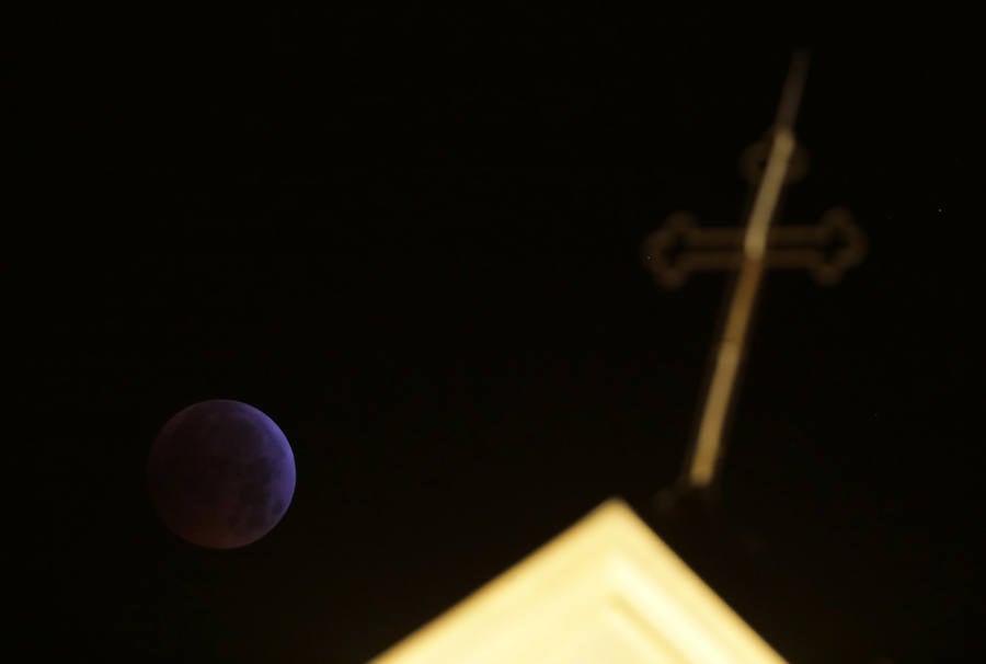 Imagen de la luna desde Niza, Francia