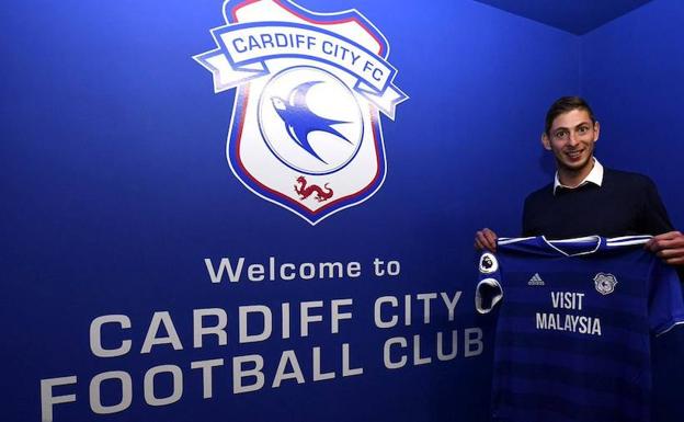 Emiliano Sala, con la camiseta del Cardiff. 