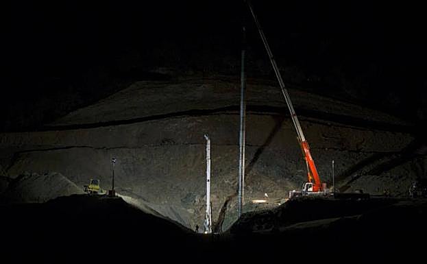 El operativo prevé terminar esta noche los trabajos para arreglar el pozo que llevaría hasta Julen