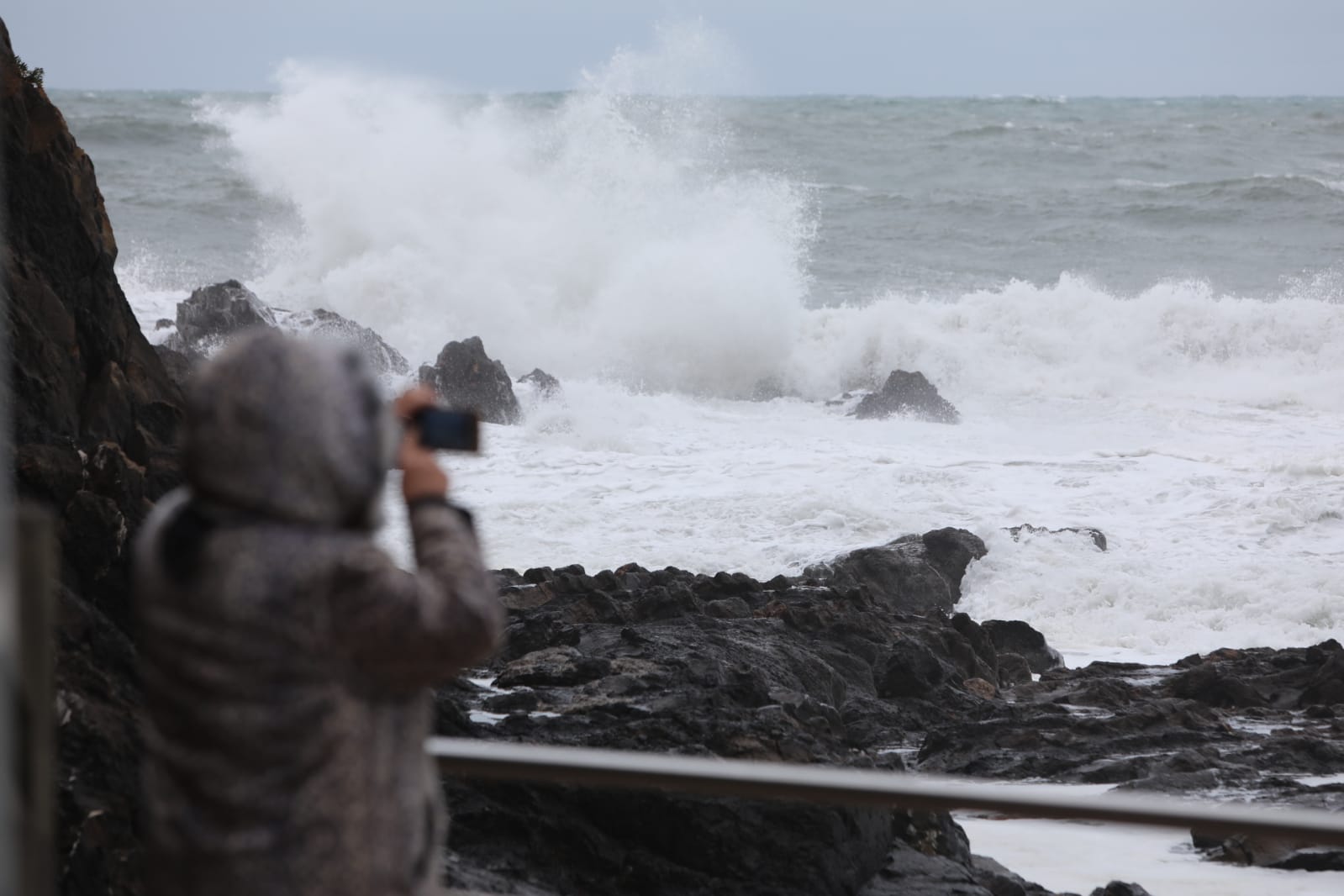 Temporal de olas en Bakio.