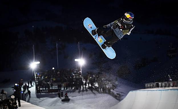 Queralt Castellet durante la final de halfpipe.