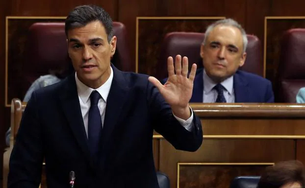 El presidente del Gobierno, Pedro Sánchez, durante una intervención en el Congreso. 