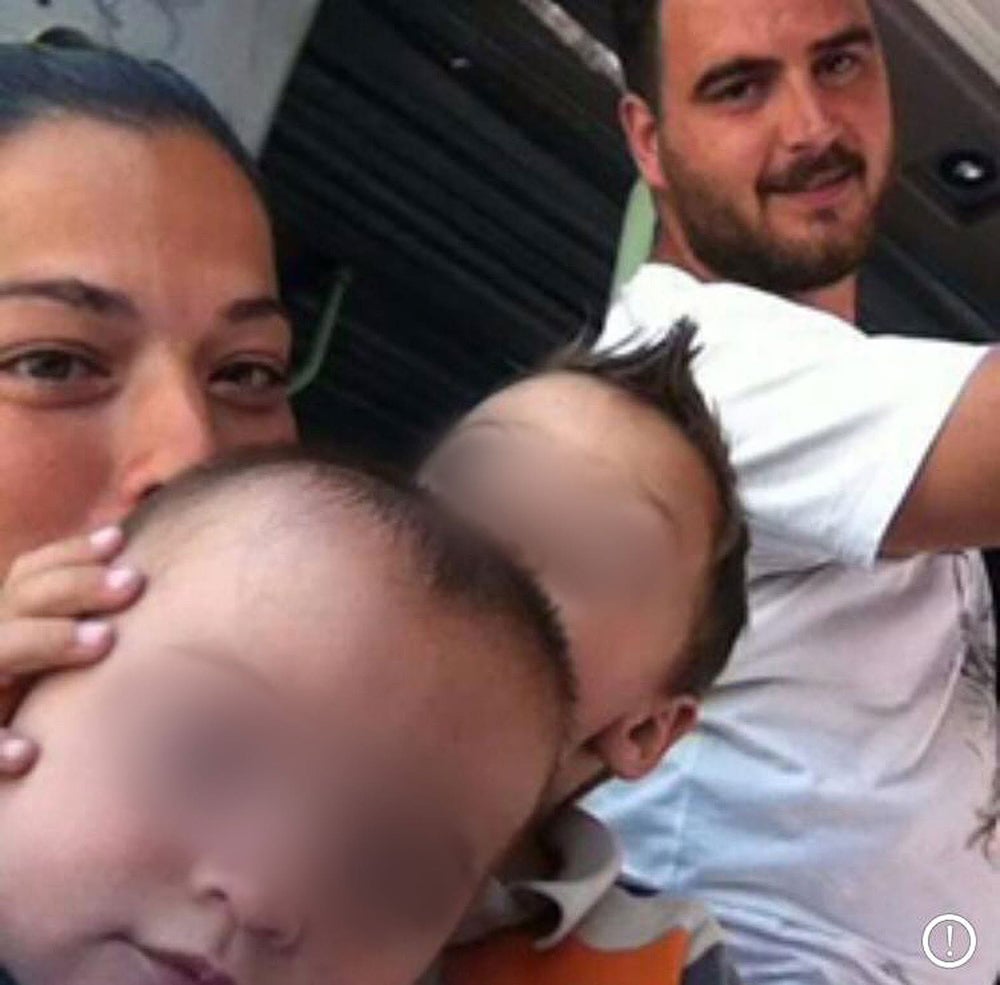 MARCADOS POR LA TRAGEDIA. La solidariadad con la familia del pequeño no se hace esperar. Especialmente, después de que se conociese que en 2017 el hermanito mayor de Julen, Óliver, había fallecido de un paro cardiaco cuando sólo tenía tres años.