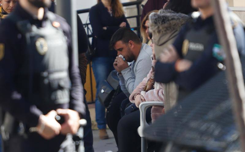 Instituciones, figuras públicas y vecinos han expresado sus condolencias a la familia del pequeño cuyo cadáver fue hallado de madrugada en el pozo en el que se le buscaba en Totalán