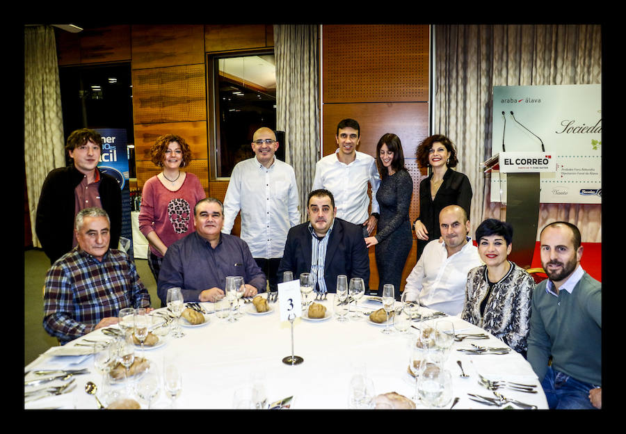 Fotos: Galería de fotos de los premios del XXII Concurso de Sociedades Gastronómicas de Álava