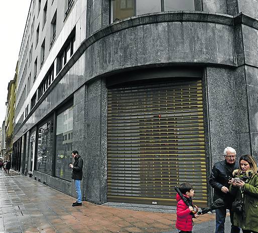 Discos Vellido y H&M. 