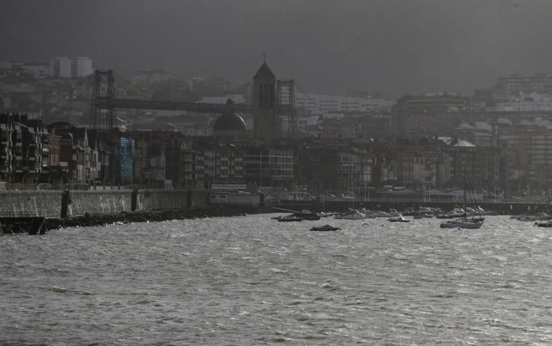 Las embarcaciones del Puerto Deportivo de Getxo soportaron el mal tiempo.