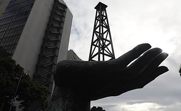 Vista de la sede principal de Petróleos de Venezuela (Pdvsa), este miércoles en Caracas (Venezuela). 