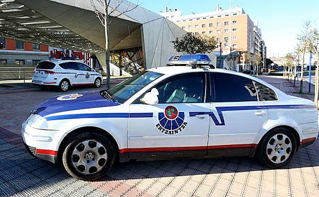 Imagen de un coche de la Ertzaintza.