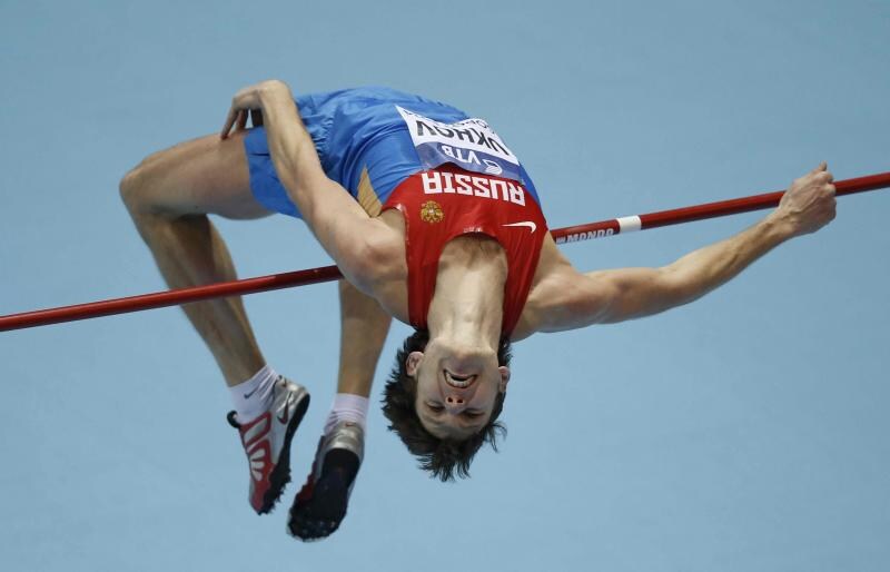 Ukhov, en uno de sus saltos en competición con Rusia. 
