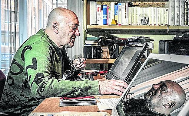 El escritor zaragozano reside en Vitoria, donde se ambienta su guion.