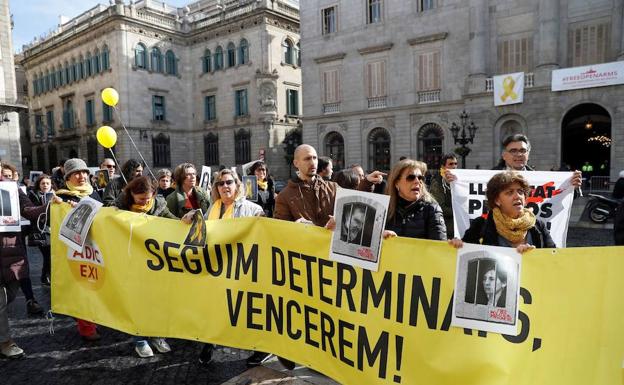 Trabajadores de la Generalitat protestan por el juicio del 'procès'.