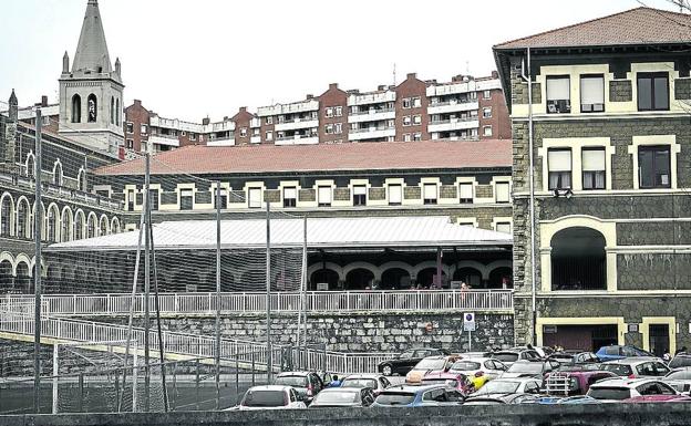 Vista exterior del colegio Salesianos de Deusto. 