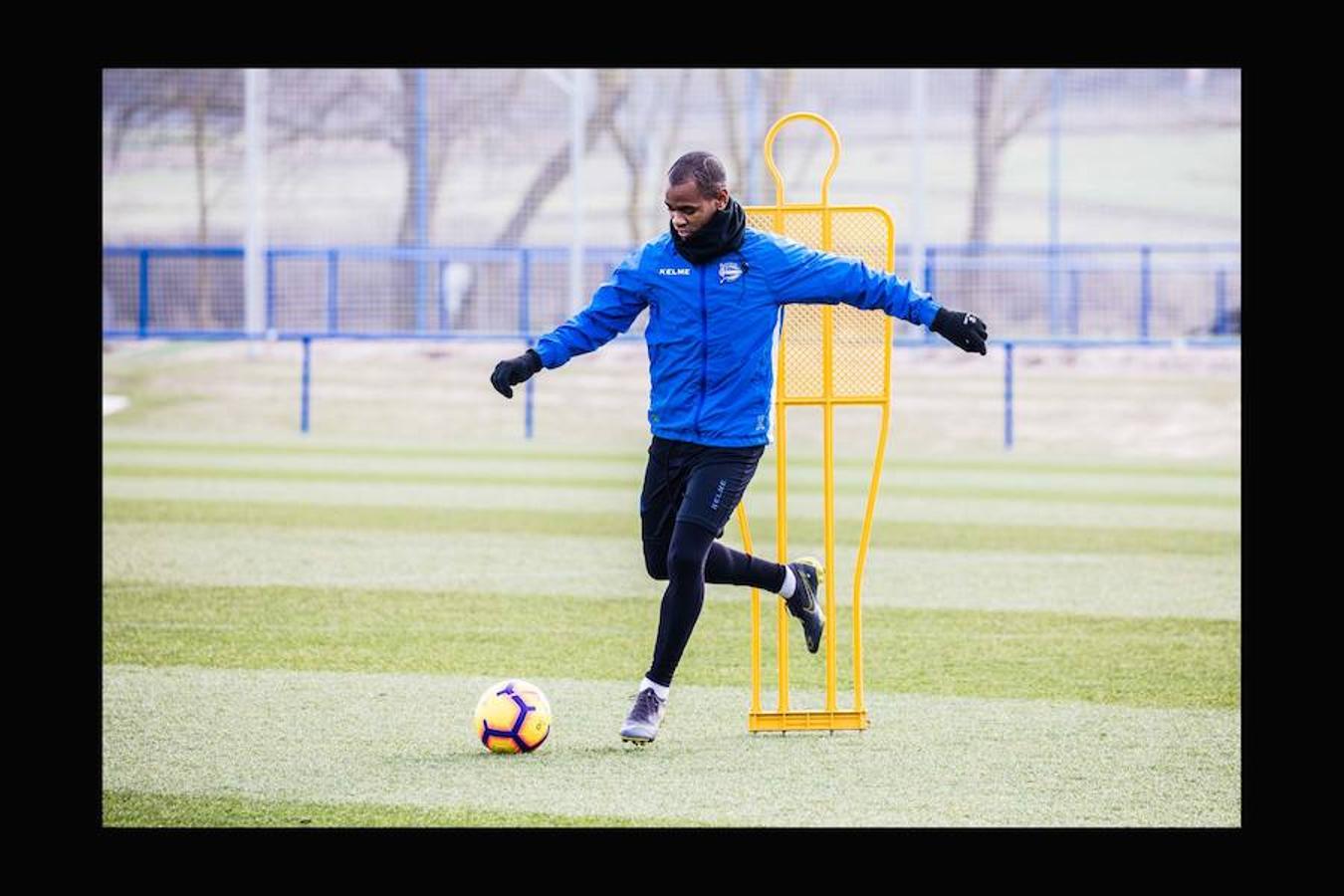Fotos: Las caras nuevas del Alavés en el entrenamiento