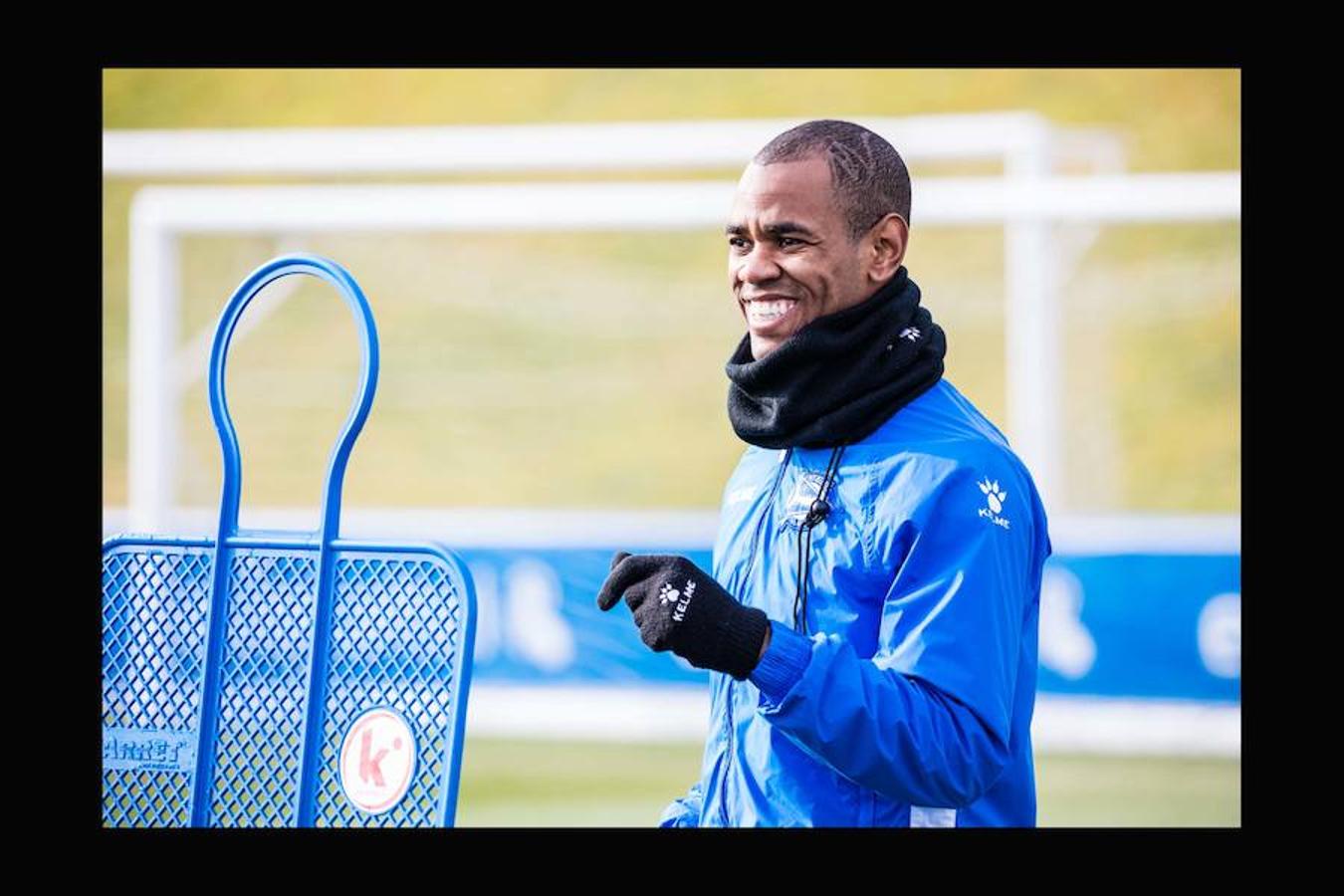 Fotos: Las caras nuevas del Alavés en el entrenamiento