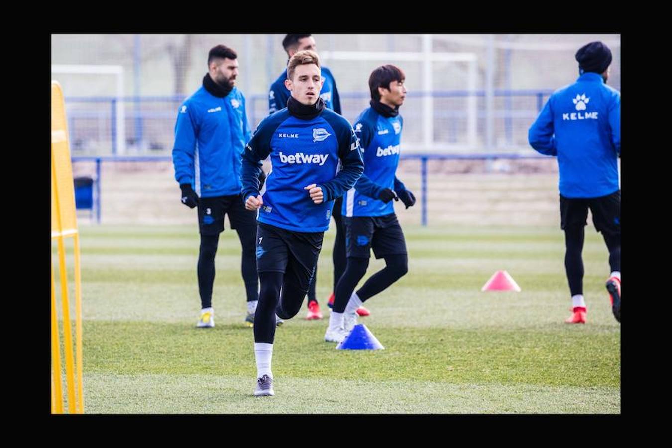 Fotos: Las caras nuevas del Alavés en el entrenamiento