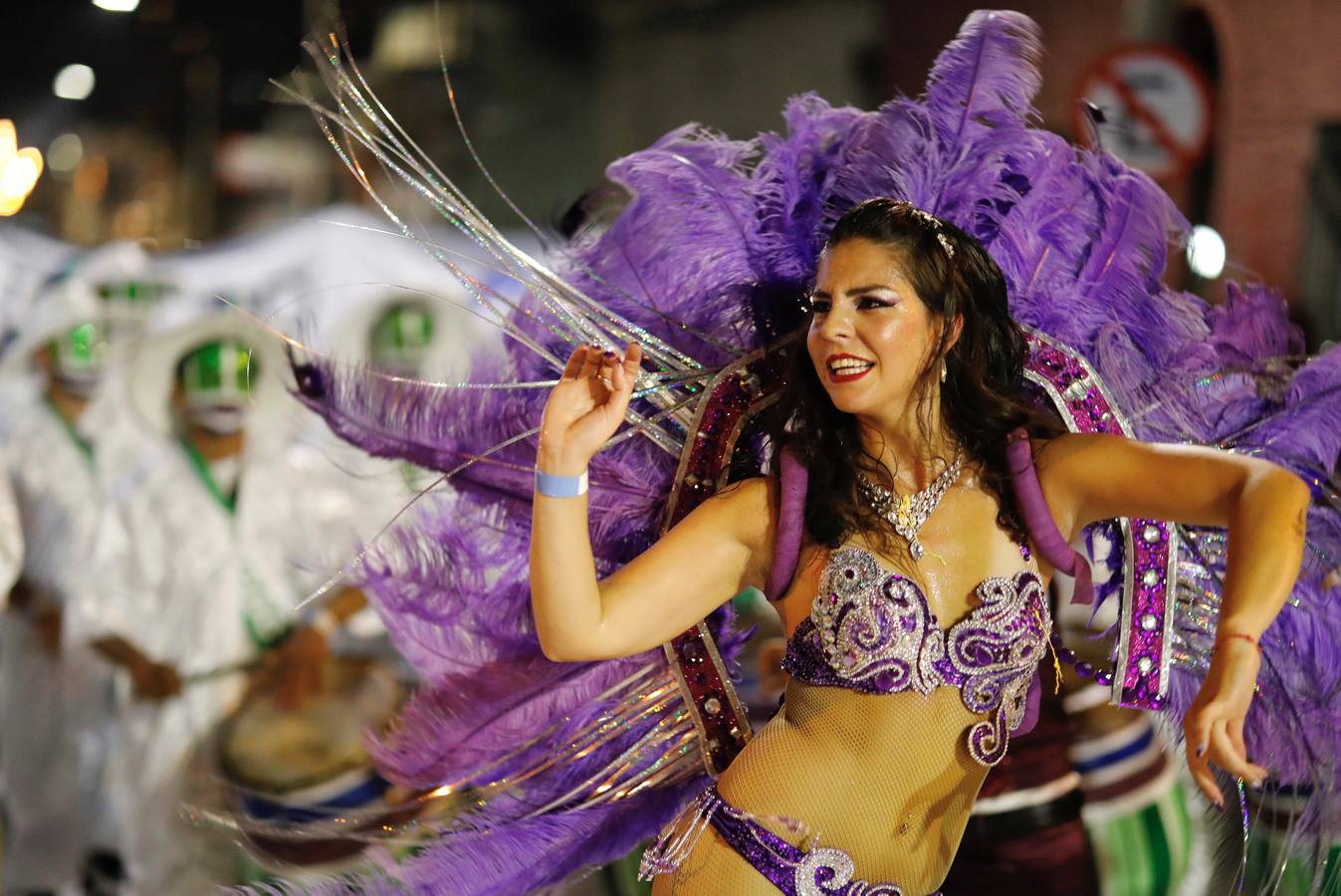 El Carnaval uruguayo es conocido entre otras cosas por los bateristas y bailarines que forman parte de un grupo conocido como «comparsa», donde compiten tocando y bailando al ritmo de la música tradicional «candombe», en Montevideo.