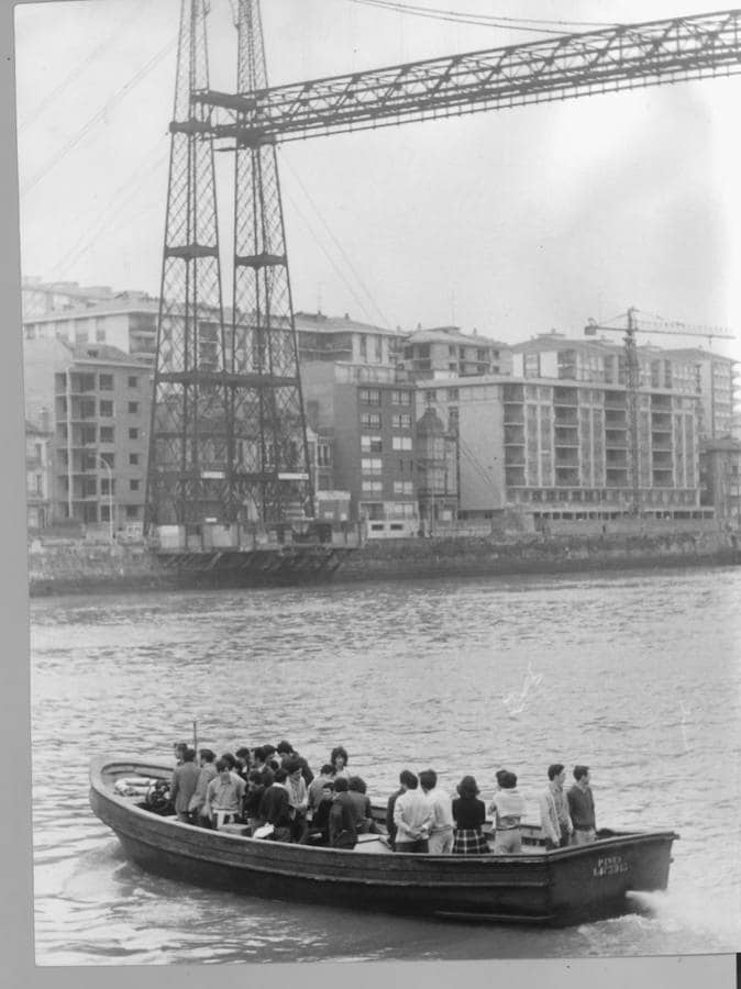 El transbordador Chimbito de la ría de Bilbao, uno de los 'gasolinos' que unía Portugalete con Las Arenas.
