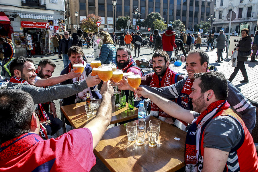 El ambiente no decae entre la afición baskonista. 