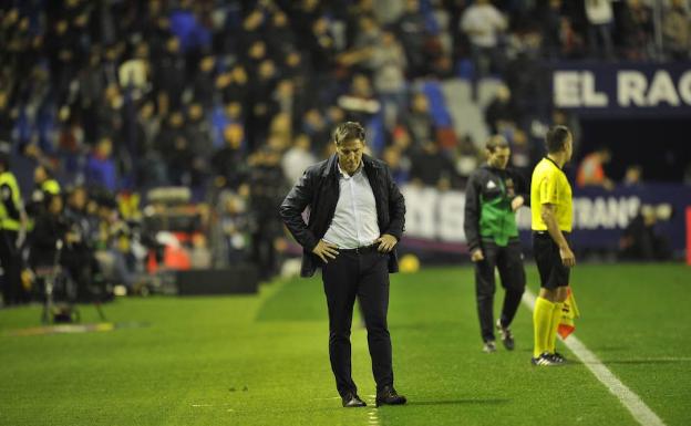 Eduardo Berizzo en su último partido con el Athletic, el 3 de diciembre en el campo del Levante 