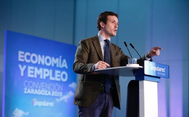 Pablo Casado, interviene durante el acto de clausura de la Convención de Economía y Empleo del PP en Zaragoza