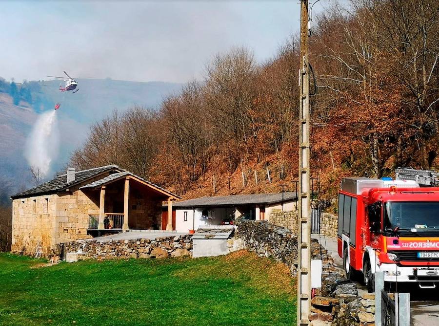 Fotos: El fuego abrasa Cantabria