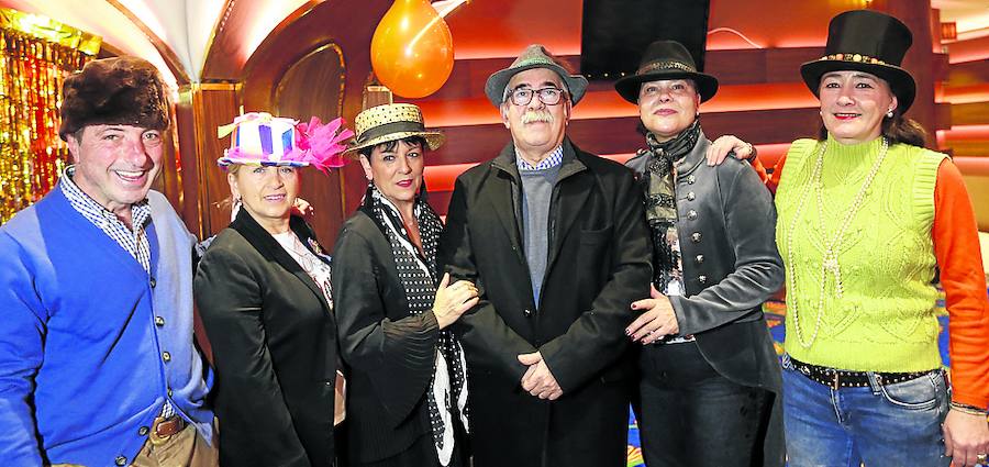 Álvaro Díaz de Lezana, Josune Carranza, Paqui Moreno, Alfonso Álvarez, Sofía Castaño y Sara Odriozola.