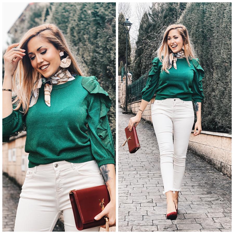 El pañuelo al cuello siempre será símbolo de elegancia.