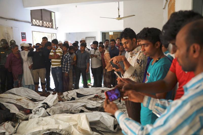El fuego se desató en el casco antiguo de la capital y se ha cobrado la vida de más de 70 personas