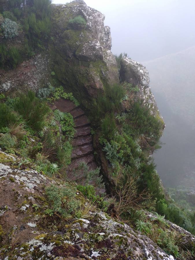 Los tramos de escaleras pueden ser peligrosos por la pendiente y los posibles resbalones