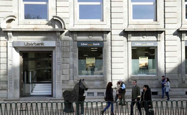 Abanca renuncia a lanzar su OPA sobre Liberbank tras cinco días de amagos