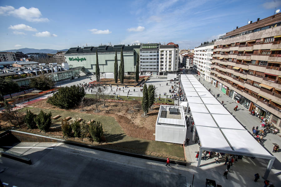 Fotos: Frutas y verduras para inaugurar la nueva plaza Santa Bárbara