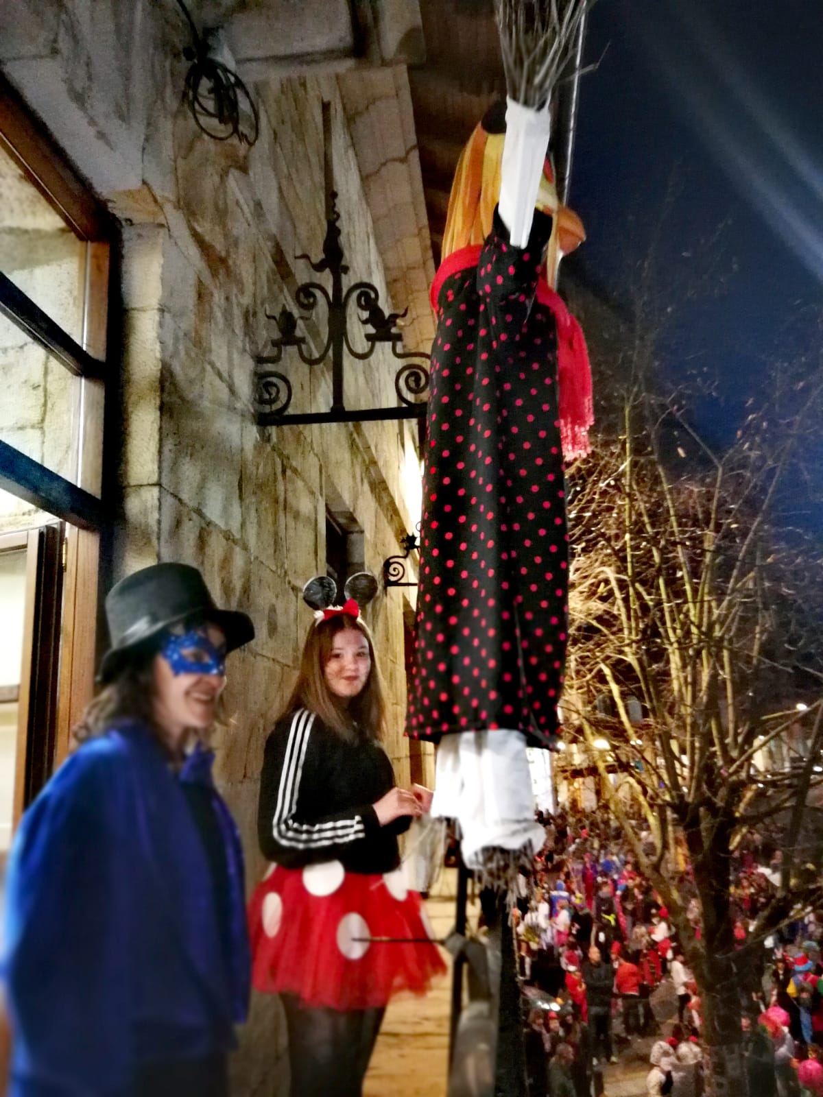 La localidad se sumergen en la fiesta más colorida y visual de todo el año