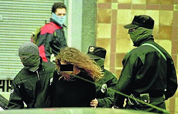 Imagen de la detención de Sanz en Zorroza en 1998. 