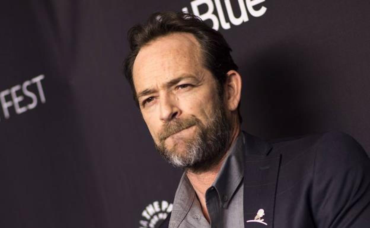 Luke Perry, en una imagen tomada en 2018, durante un pase de 'Riverdale'.