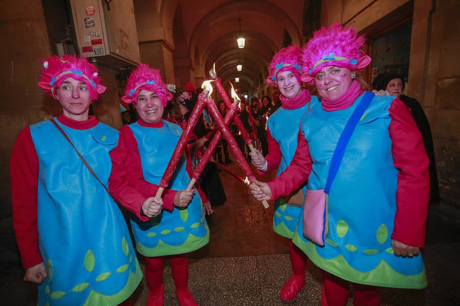 Fotos: El entierro de la sardina pone fin al carnaval vitoriano