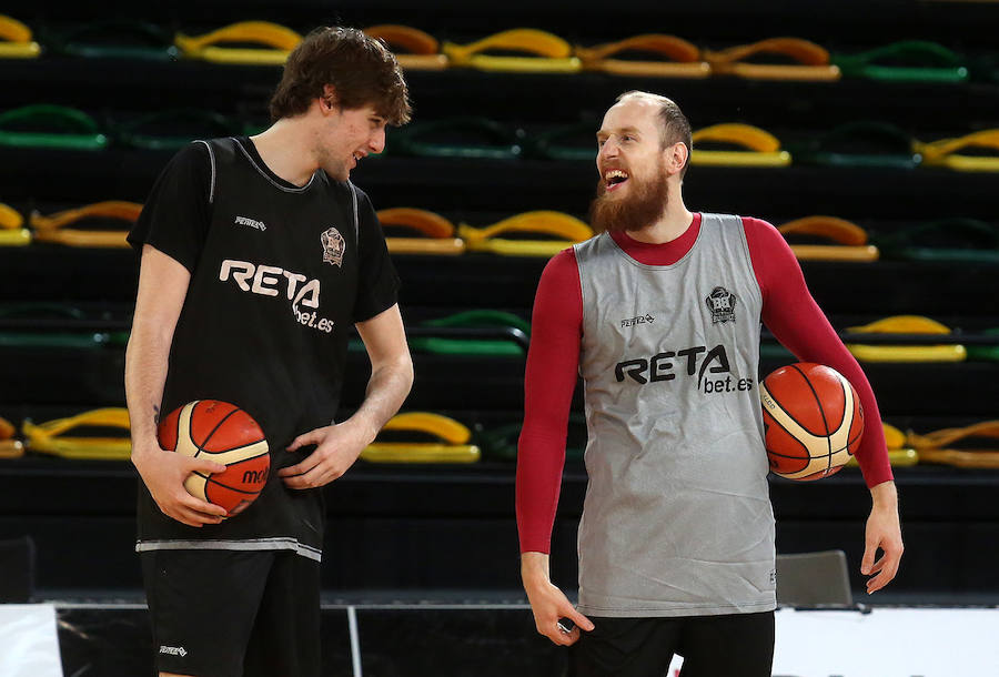 Fotos: El entrenamiento del Bilbao Basket