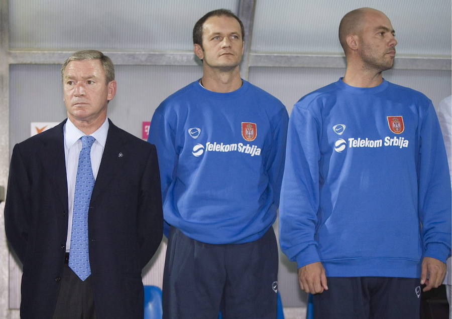 Clemente con sus ayudantes en la selección de Serbia.