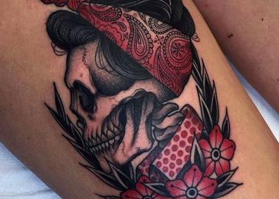 Imagen secundaria 1 - Los bilbaínos vuelven a tatuarse el mítico amor de madre