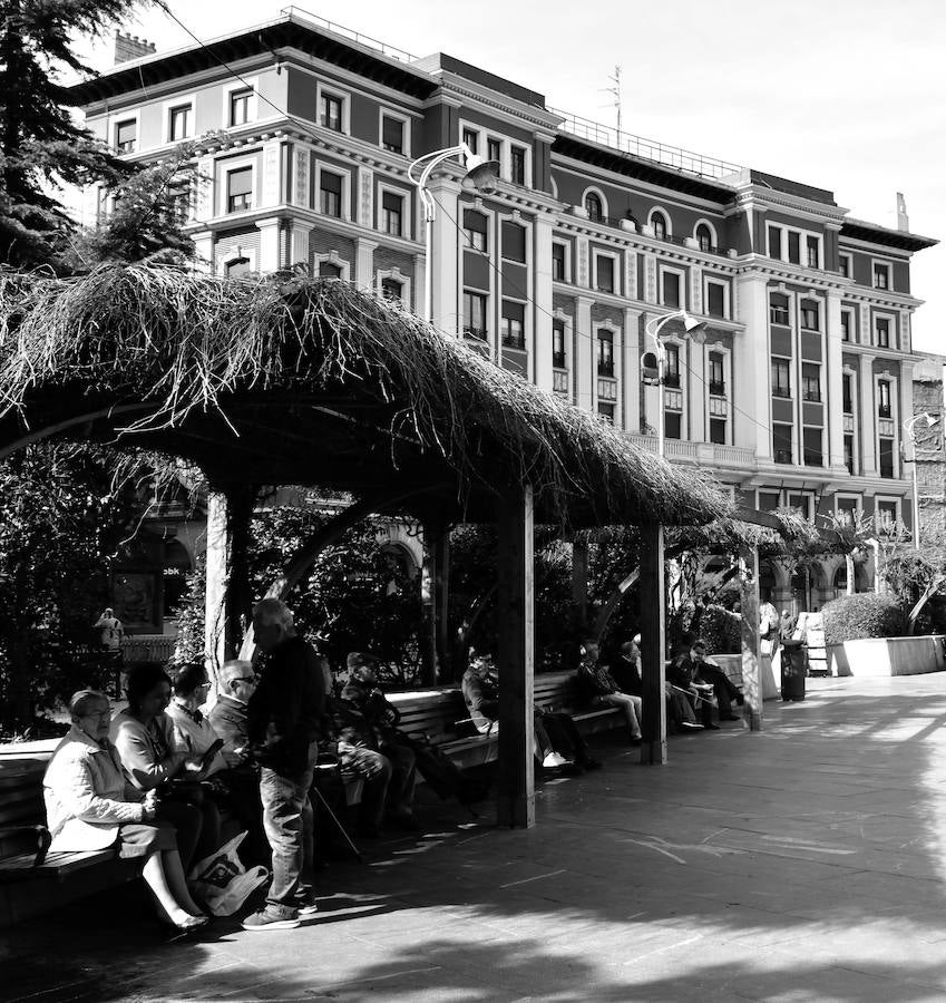 Finalista categoría 'Una ciudad para vivir'. 'TERTULIA MATINAL'. Autor: Cristina Aza Vera