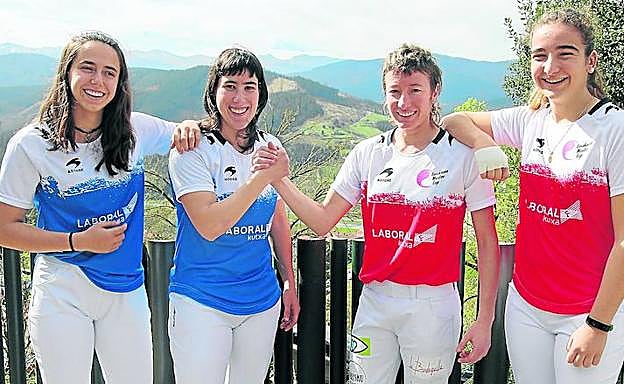 Leire Garai, Leire Etxaniz, Patri Espinar y Miriam Arrillaga jugarán la final del Parejas femenino de primera categoría el domingo en el frontón de Zumarraga.