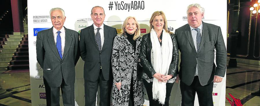 Carmelo Flores, Miguel Ángel Lujua, María José Gandarias, Teresa Laespada y Javier Oleaga. 