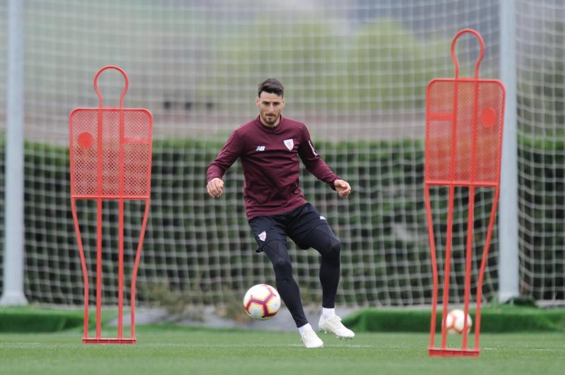 Aduriz, durante el entrenamiento.